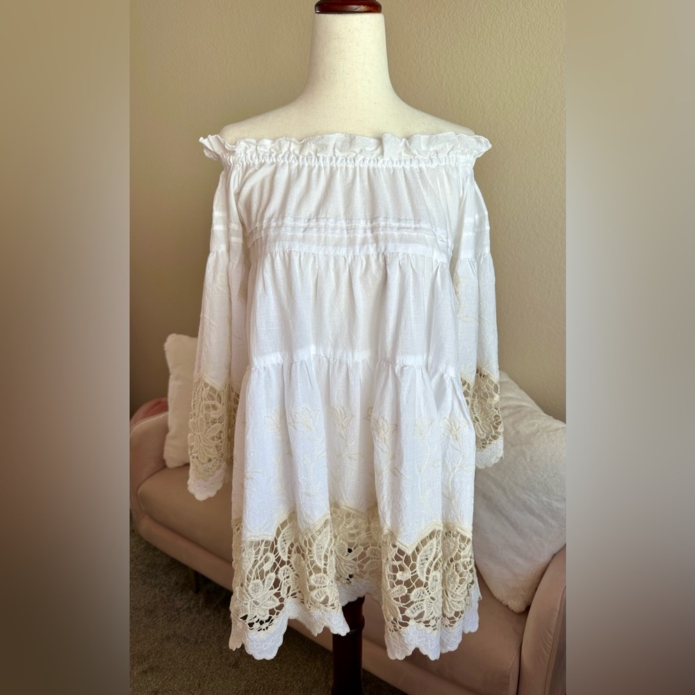 Antica Sartoria by Giacomo Cinque Top Off Shoulder White Cotton W/Ivory Lace O/S